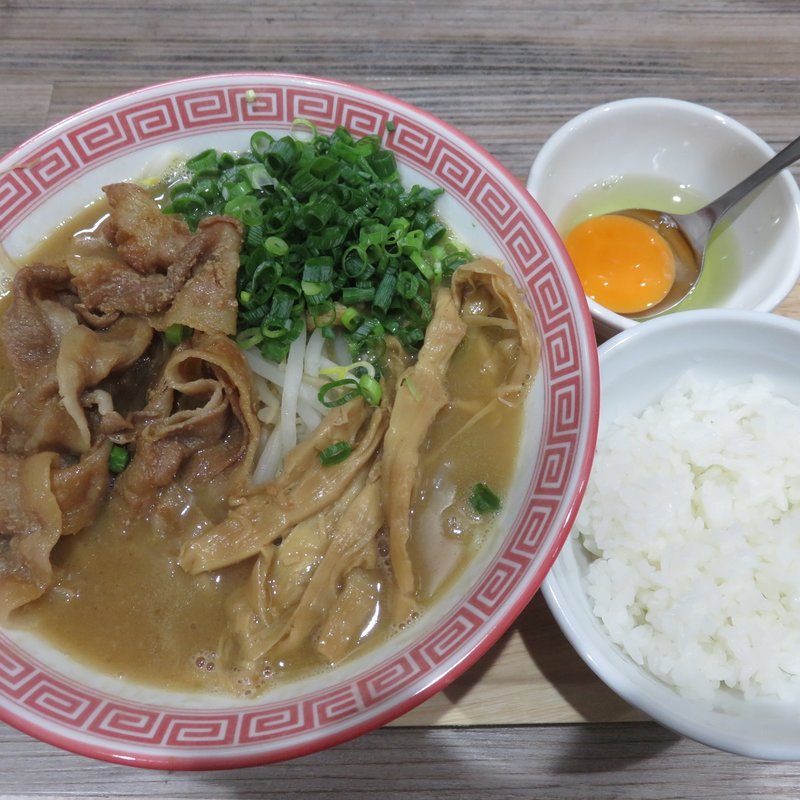徳島ラーメン　全部増し　小＋ごはん小(徳島ヌードル ぱどる)