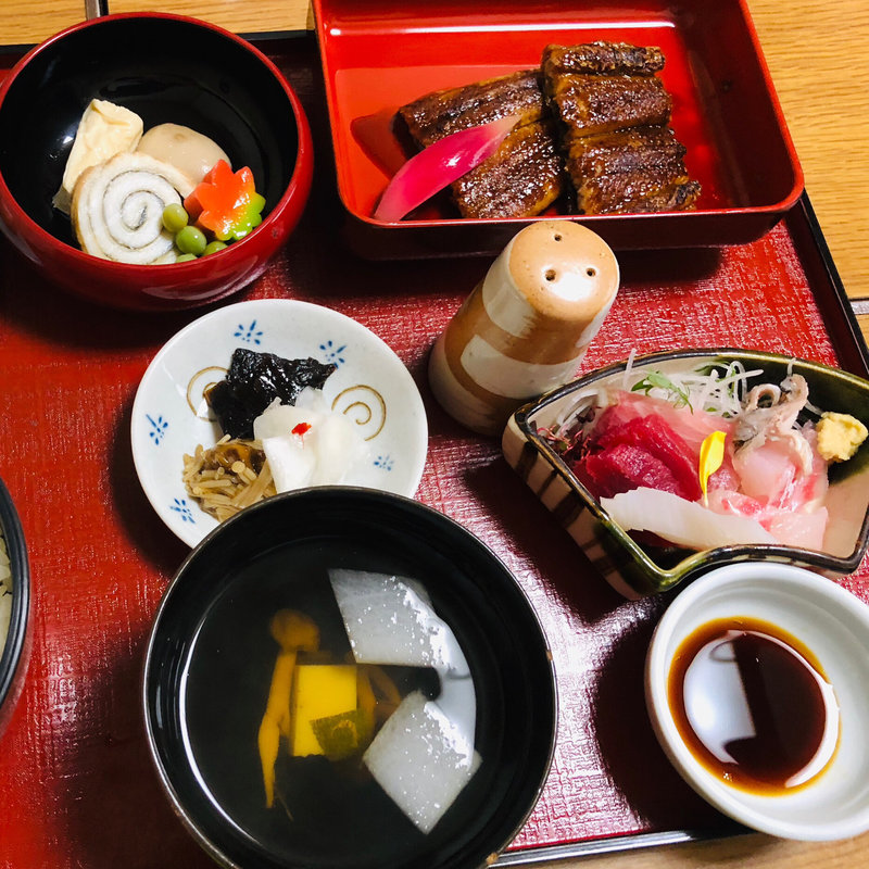 鰻の和定食(伊と長)