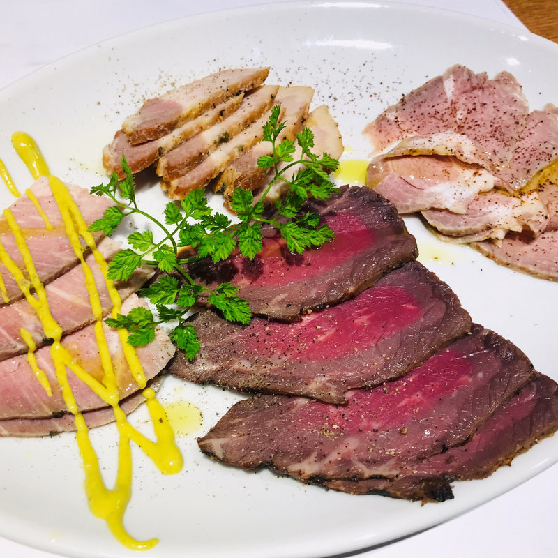 自家製ハムの盛合せ(BARU TeeRex)