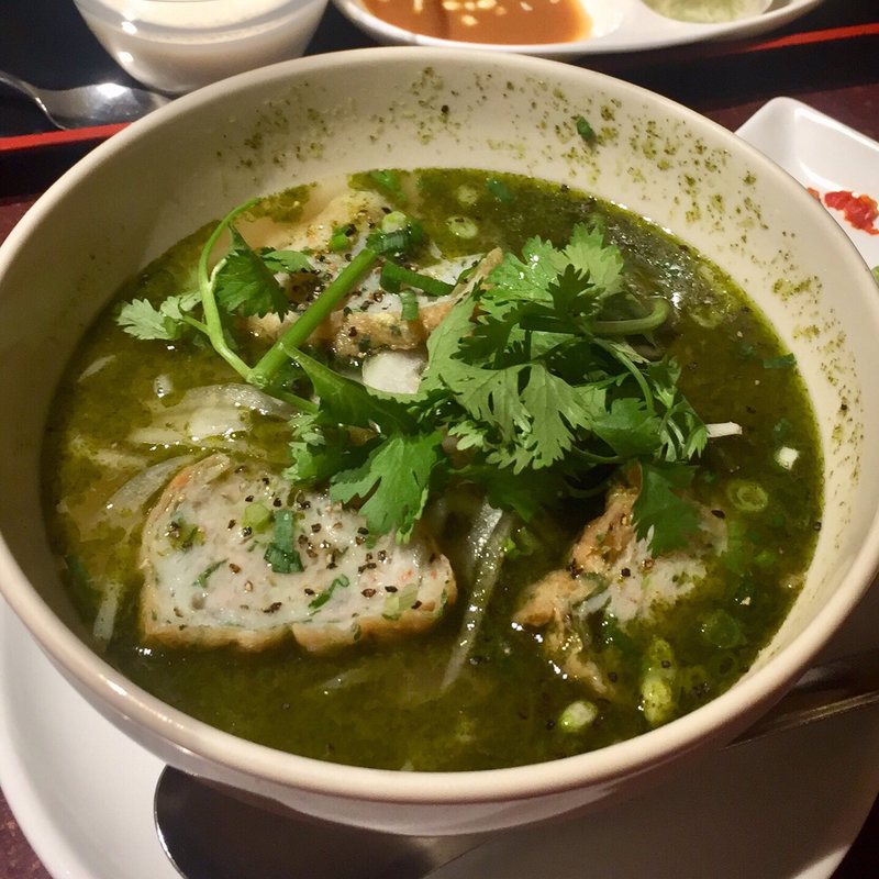 パクチースープのフォー(ニャーヴェトナム)