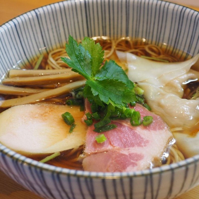醤油らぁ麺（ワンタントッピング）(麺匠独眼流)
