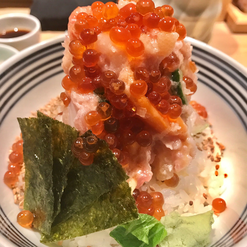 海鮮丼梅イクラのせ(つじ半 神楽坂店)