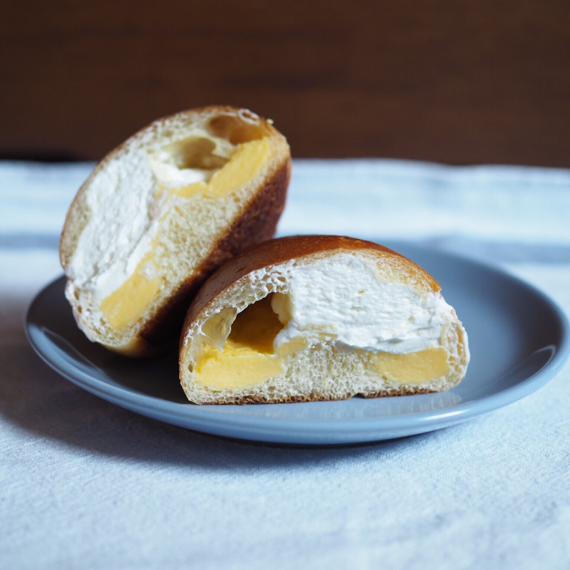 Wクリームパン(にしおベーカリー)