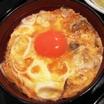 東京軍鶏の究極の親子丼(鶏味座 川崎アゼリア店)