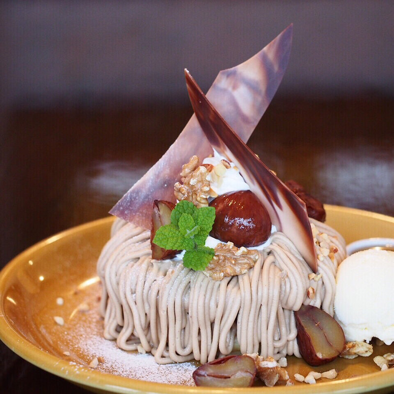 モンブランパンケーキ バニラアイス添え(レ･ボ･プロバンス （Les Baux Provence）)