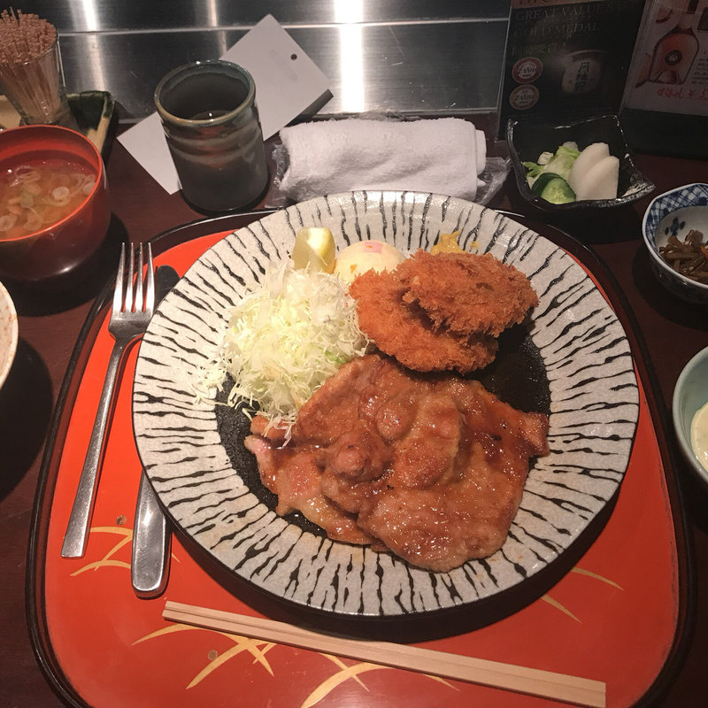 揚げ物と生姜焼き定食(八重洲 とよだ （やえす とよだ）)