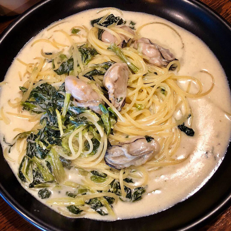 広島産牡蠣とほうれん草の生クリームパスタ(パスタ家)