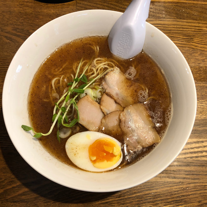 しょうゆらー麺 魚粉 玉子麺(百々福)