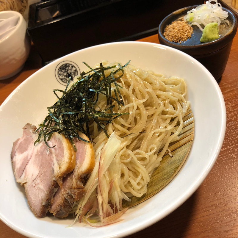 冷やしざるらぁ麺(らぁ麺 とうひち )