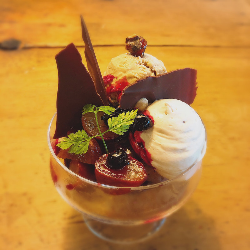渋皮栗とカシスのショコラモンブランパフェ(コトカフェ)