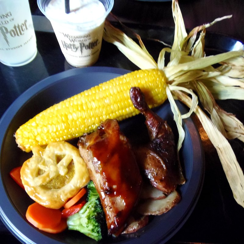 ハロウィーン･プレート(三本の箒 （THREE　BROOMSTICKS）)