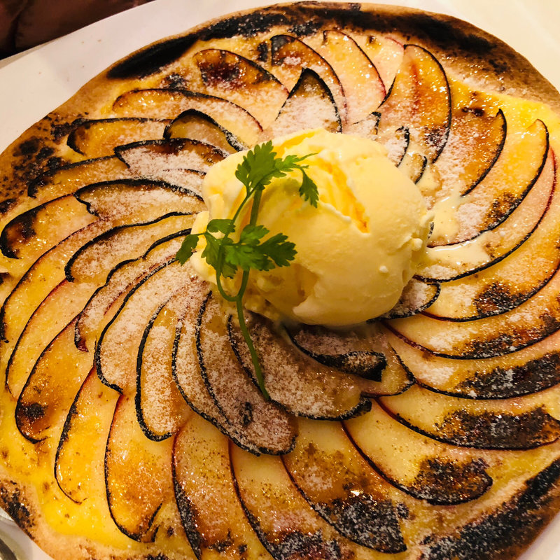 焼きリンゴ＆アイス(クワトロチンクエ 高槻店)