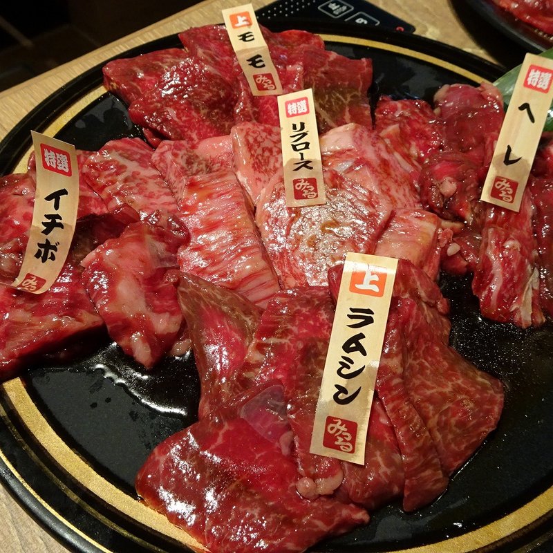 お肉の食べくらべ5種盛り(黒毛和牛まるごと一頭買い焼肉 道頓堀みつる 心斎橋店)