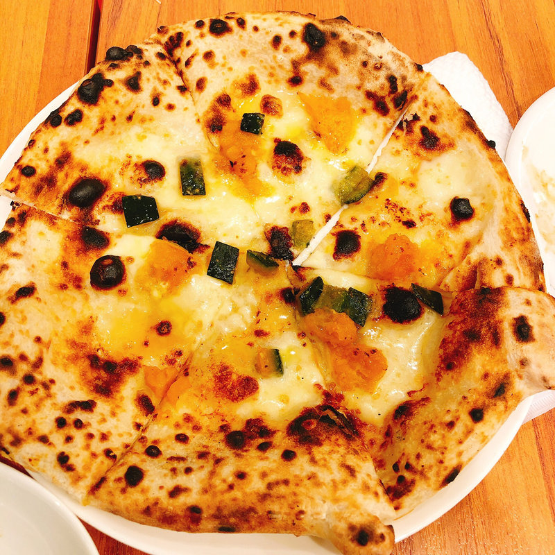 カボチャとゴルゴンゾーラのピッツア(ピッツァフォルトゥーナ Pizza fortuna)