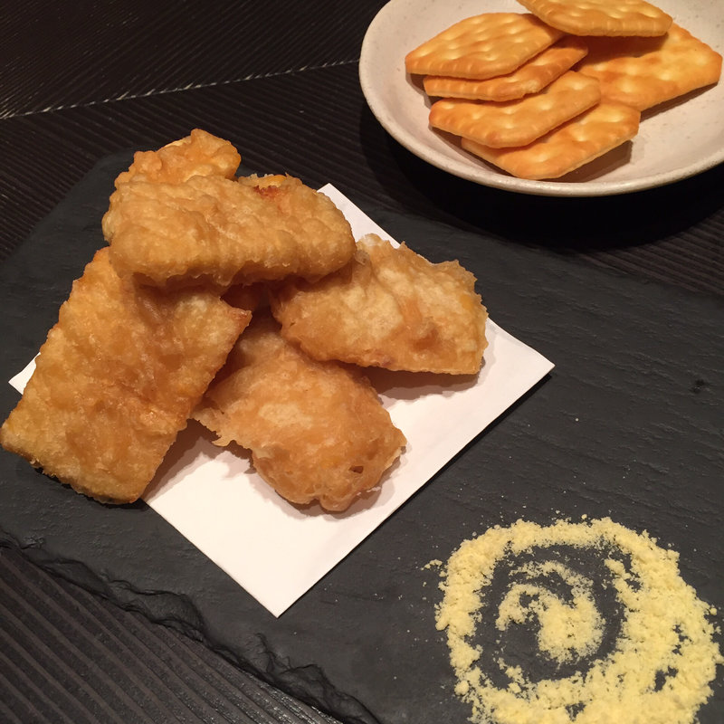 トウモロコシの天麩羅 コーン塩で(五十松)