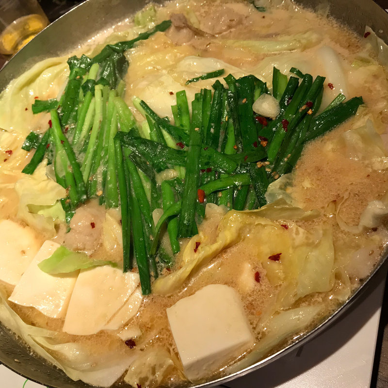 白のもつ鍋(博多もつ鍋 鉄板 お汐井)