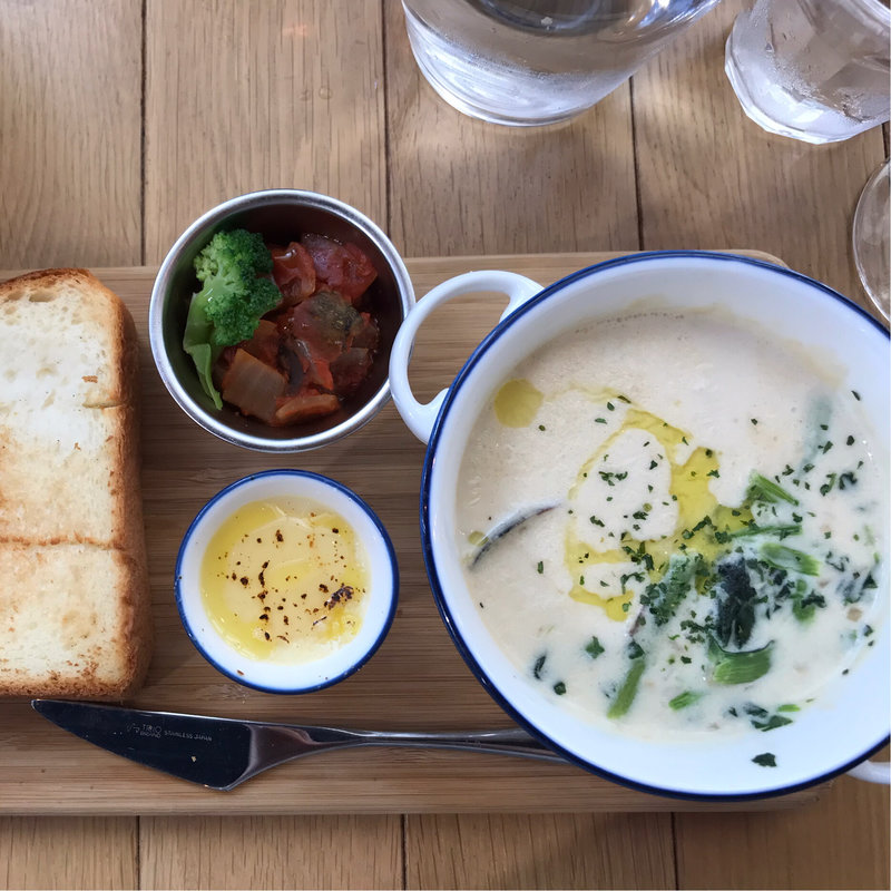 牡蠣のクラムチャウダーランチ(梅田 ワーフ)