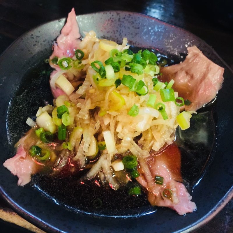 ハツ刺し（小）(もつ焼 煮込み ヤリキ 上野総本店)