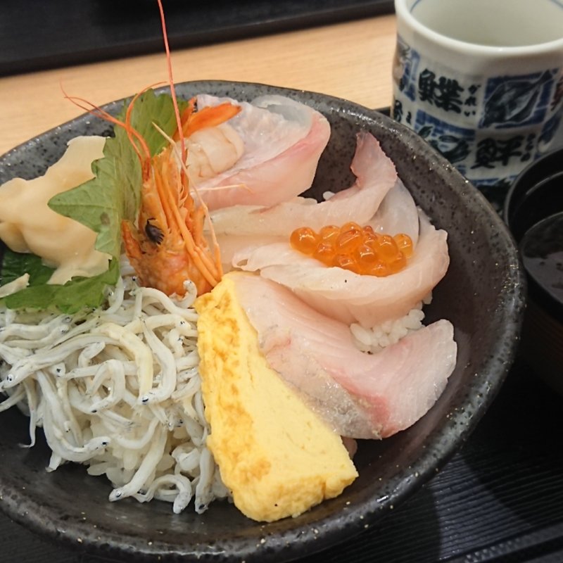 仲買の海鮮丼(牧原鮮魚店 )