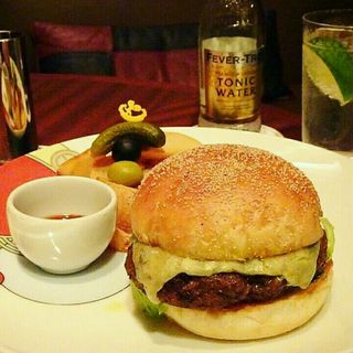 スティルトンチーズバーガー(フライングトマトカフェ )