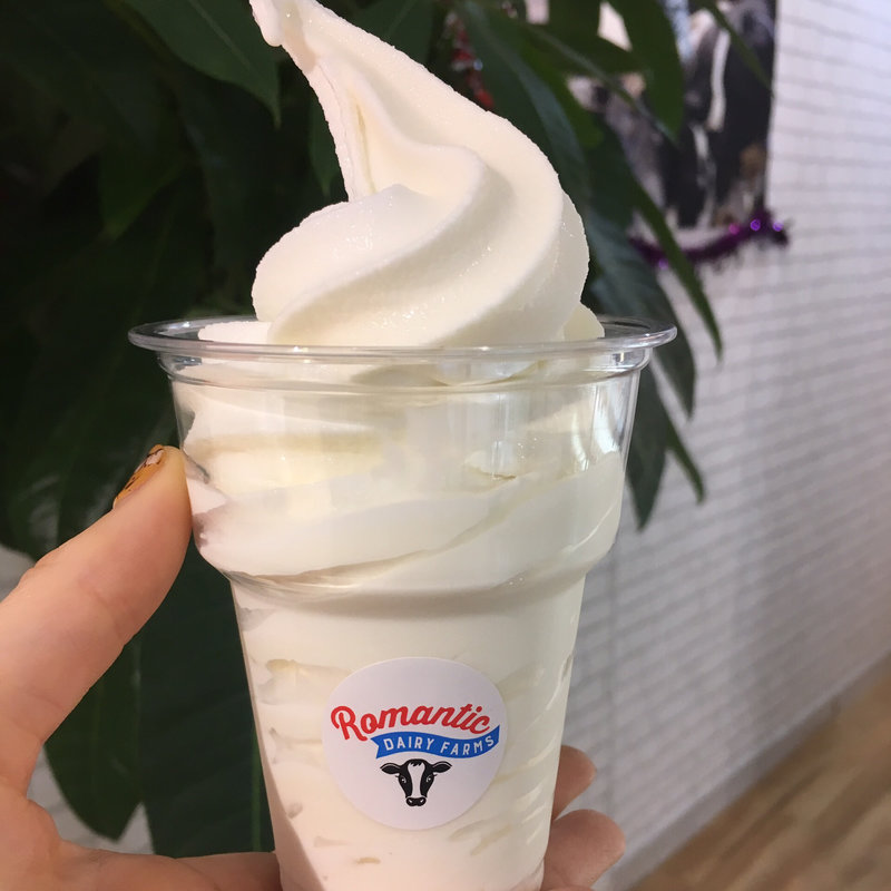 ミルク×ヨーグルト ミックスソフトクリーム(Milk Roadミルクロード)