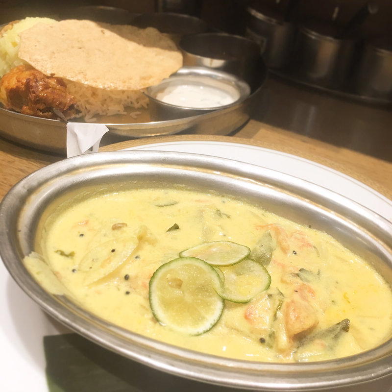 すだち香る秋鮭のミーンモーレスペシャルミールス(エリックサウス八重洲店)