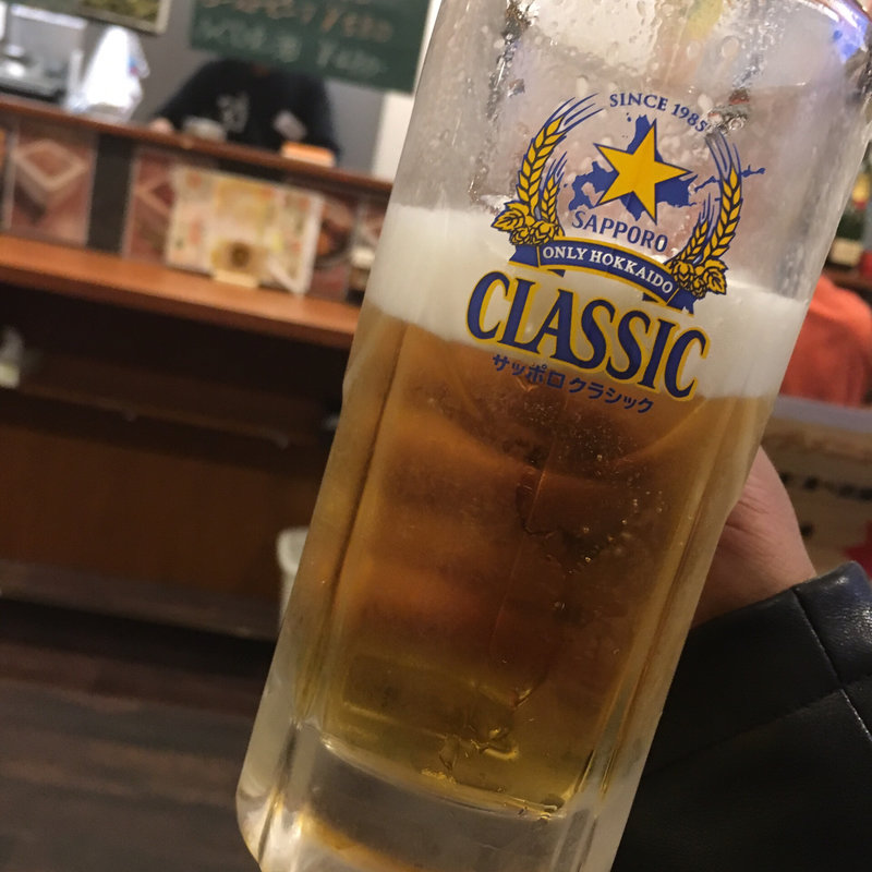 サッポロクラシック生(新橋立呑処 へそ 札幌大通店)