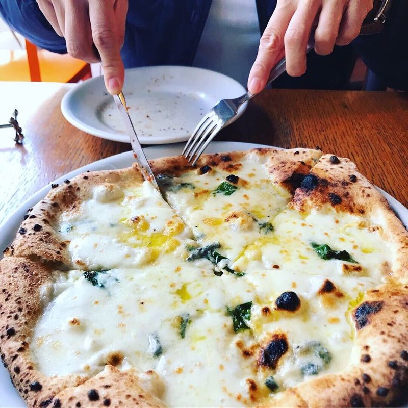 クアトロフォルマッジ(ラッコ アメーノ LACCO AMENO)