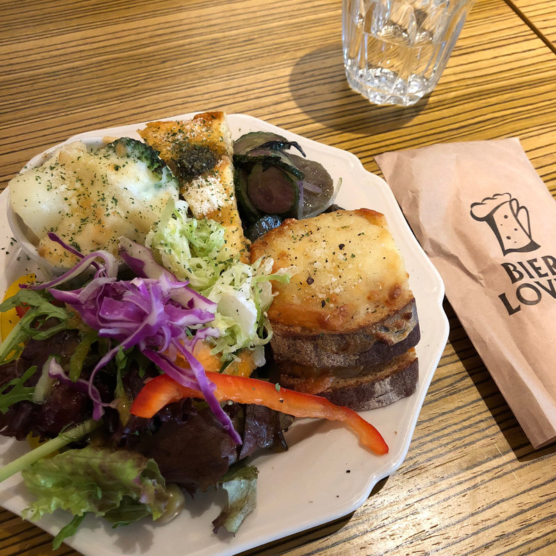 本日の2種のデリ･サラダ･サンドイッチ(BIER LOVEN)