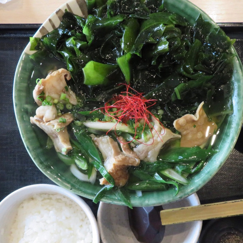 黒毛和牛かすわかめうどん(本格手打ちうどん大河)