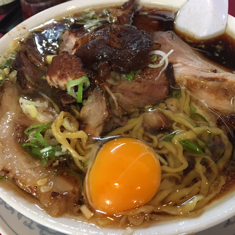 チャーシュー多い麺  醤油  生卵(かし亀)