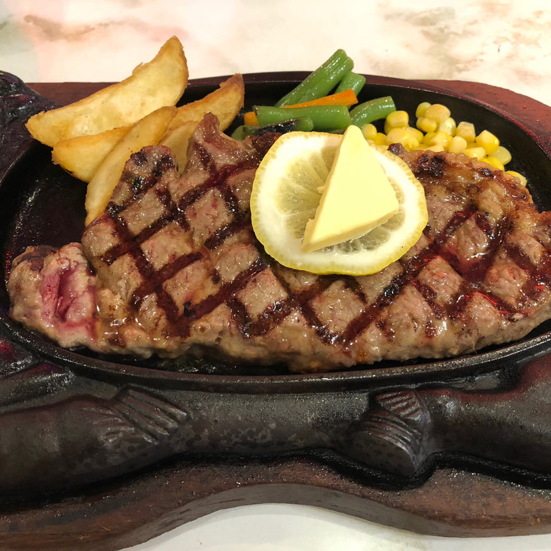 ニューヨークステーキ(ステーキハウス８８ 辻本店)