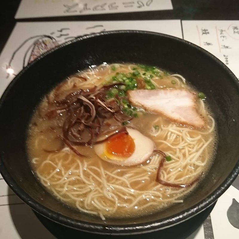 とんこつラーメン白 大盛(鍋屋 雷神 )