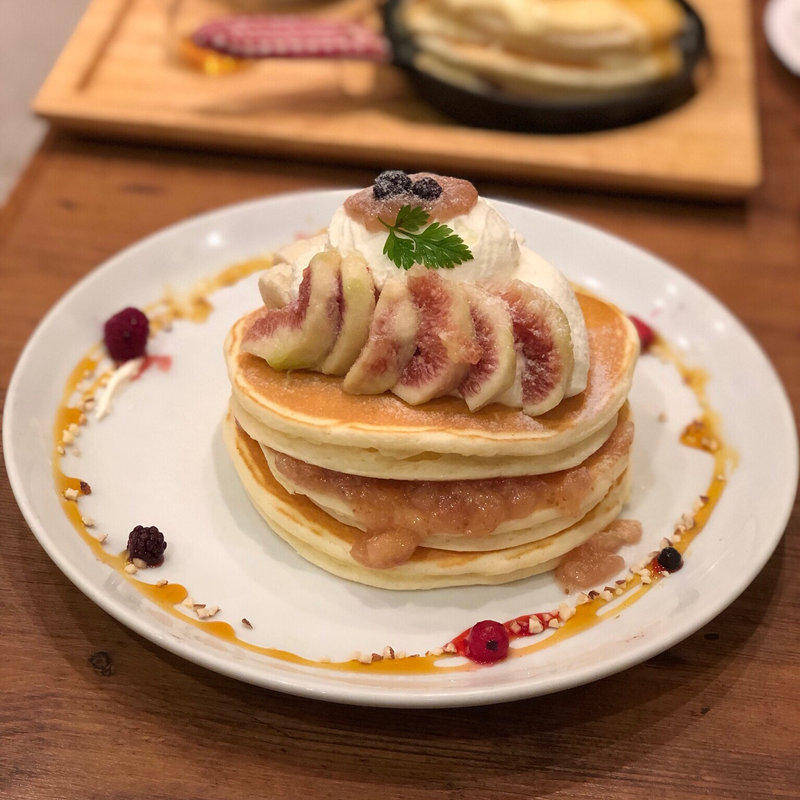 たっぷり無花果のパンケーキ(mog 京橋店)