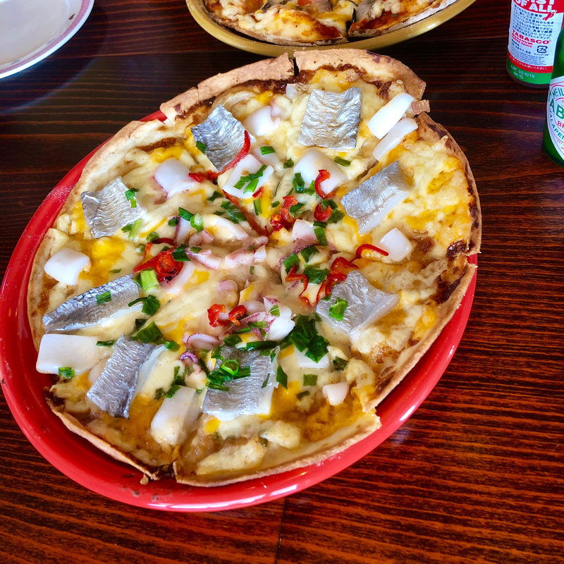 アカイカとタチウオのピザ(歩里人珈琲)