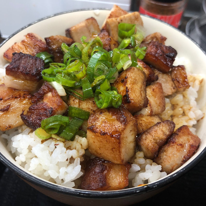 チャーコロ丼(鍋焼きラーメン専門店 ちゅるちゅる 福島店)
