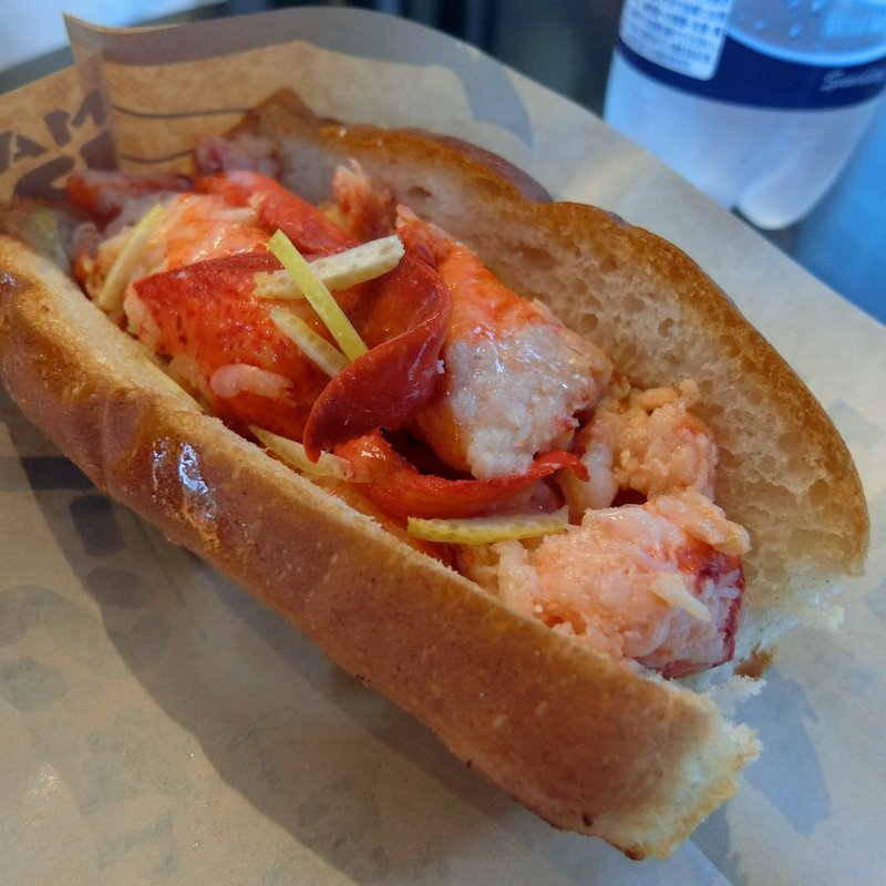 柚子胡椒ロブスターロール(LUKE'S 渋谷店)