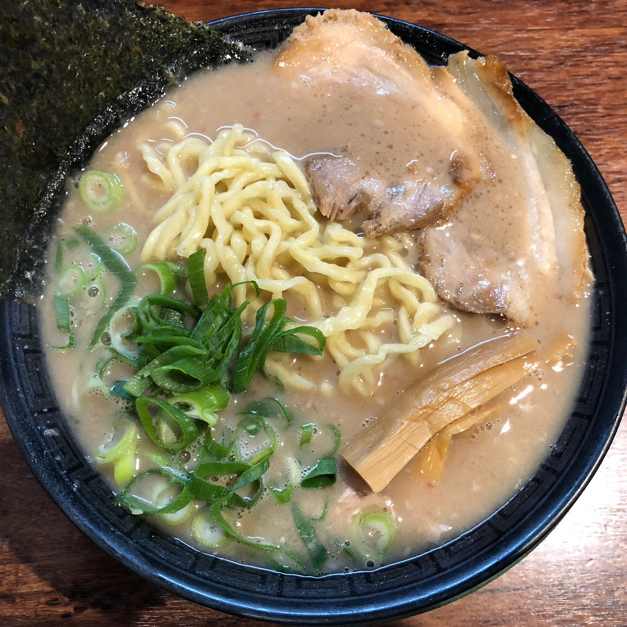 極老豚骨らーめん(博多とんこつ 天神旗)の口コミ一覧 | おいしい