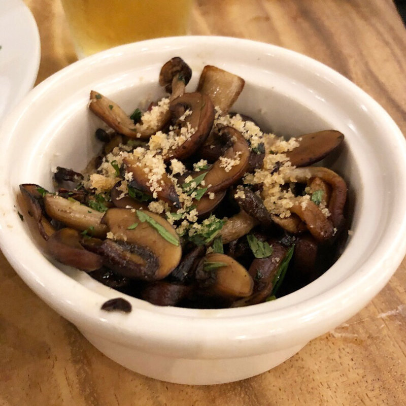 キノコ(the surfing pig)