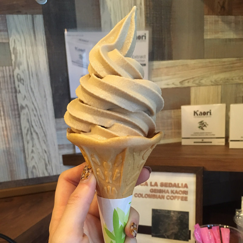 コーヒーチェリーソフトクリーム(Kaori COLOMBIAN COFFEE カオリ コロンビアン コーヒー)