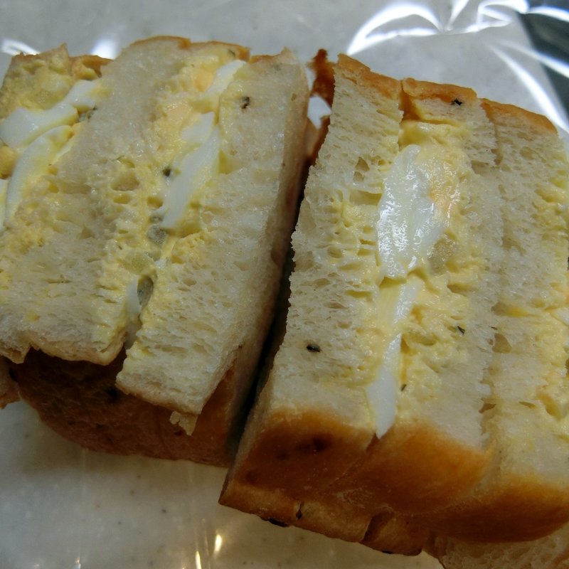 卵とチーズのサンド(Viking Bakery F（バイキングベーカリー エフ）)