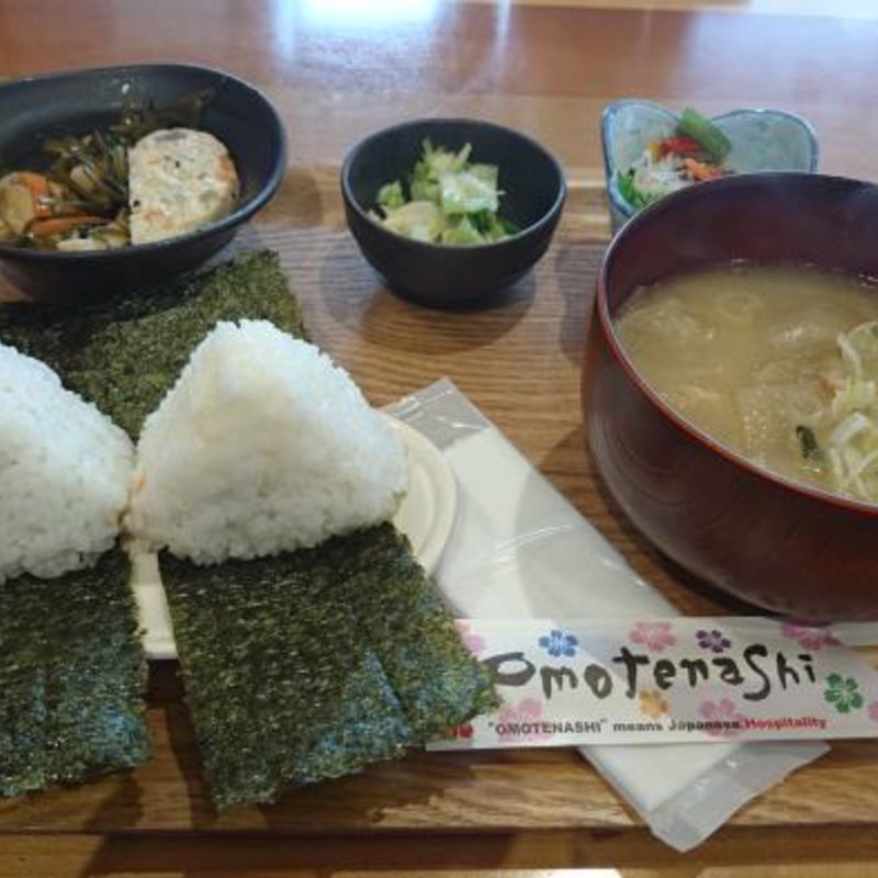 豚汁とおにぎりセット(道の駅 多古 （タコ）)