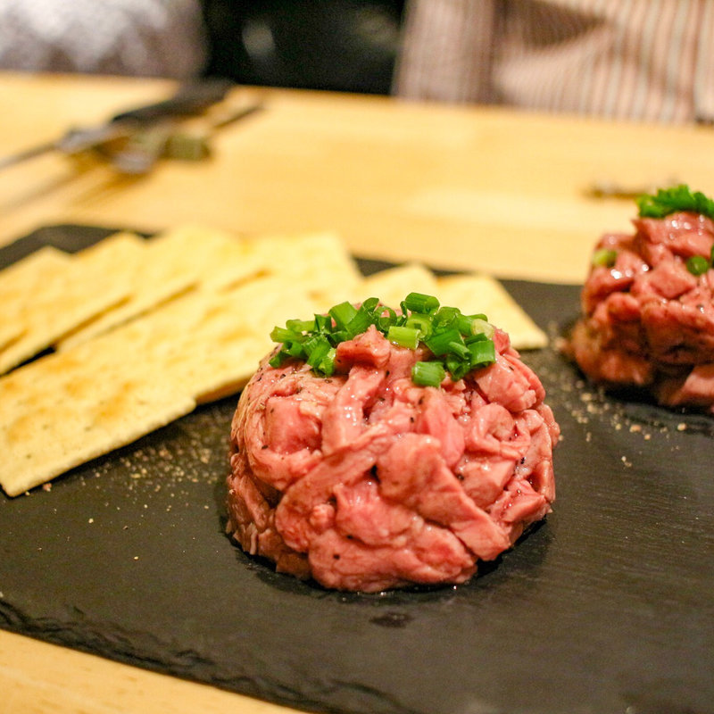 ビーフタルタル(T8 steak house)