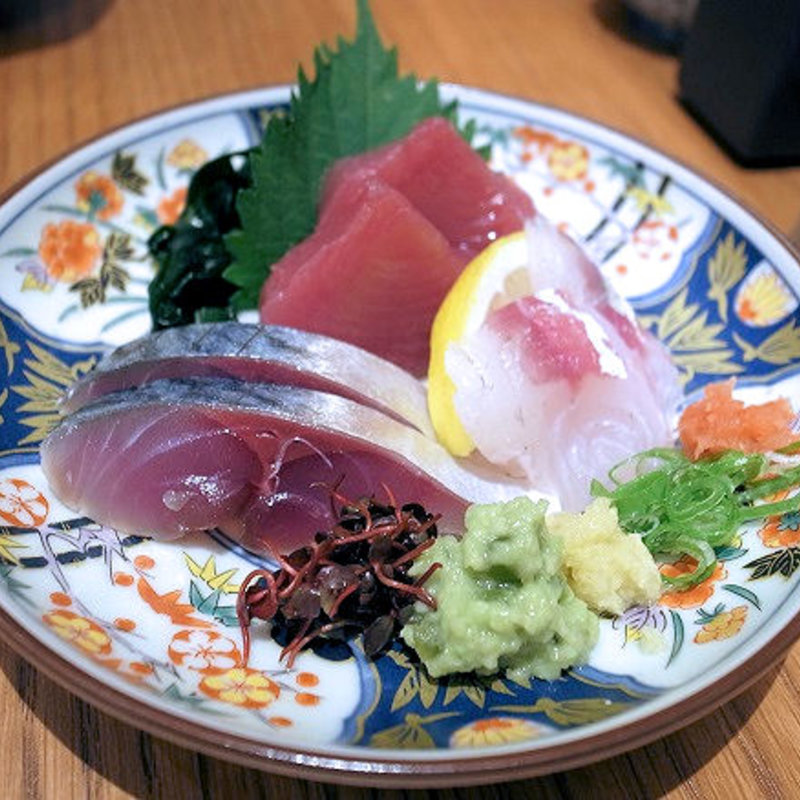 お刺身3点盛り(地鶏と焼酎 すもも)