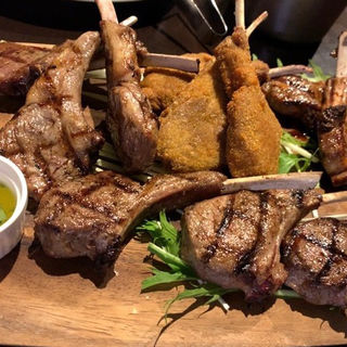 ラムチョップの盛り合わせ(WAKANUI LAMB CHOP ■ BAR ■ JUBAN)
