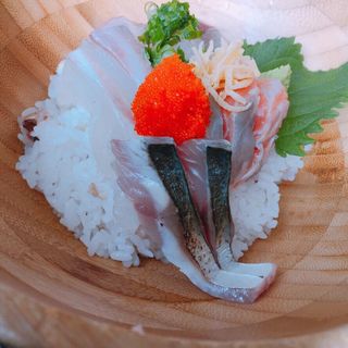 海鮮丼(魚キッチンつむぎ)