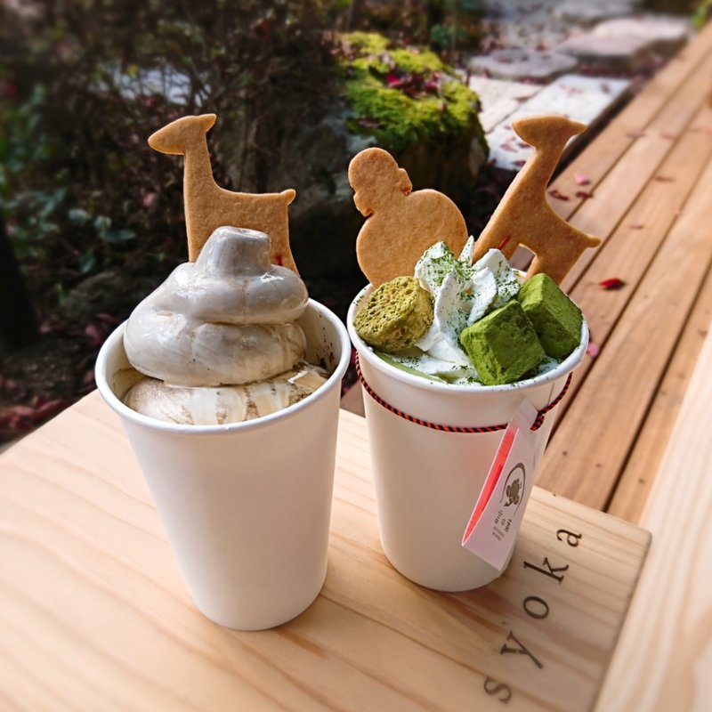 ほうじ茶ブレンドパフェソフト、抹茶デコレーションラテ(書架(syoka)大和茶ティースタンド言の葉(kotonoha))