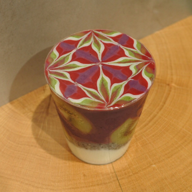 赤キウイB(JTRRD cafe 大阪なんば店)