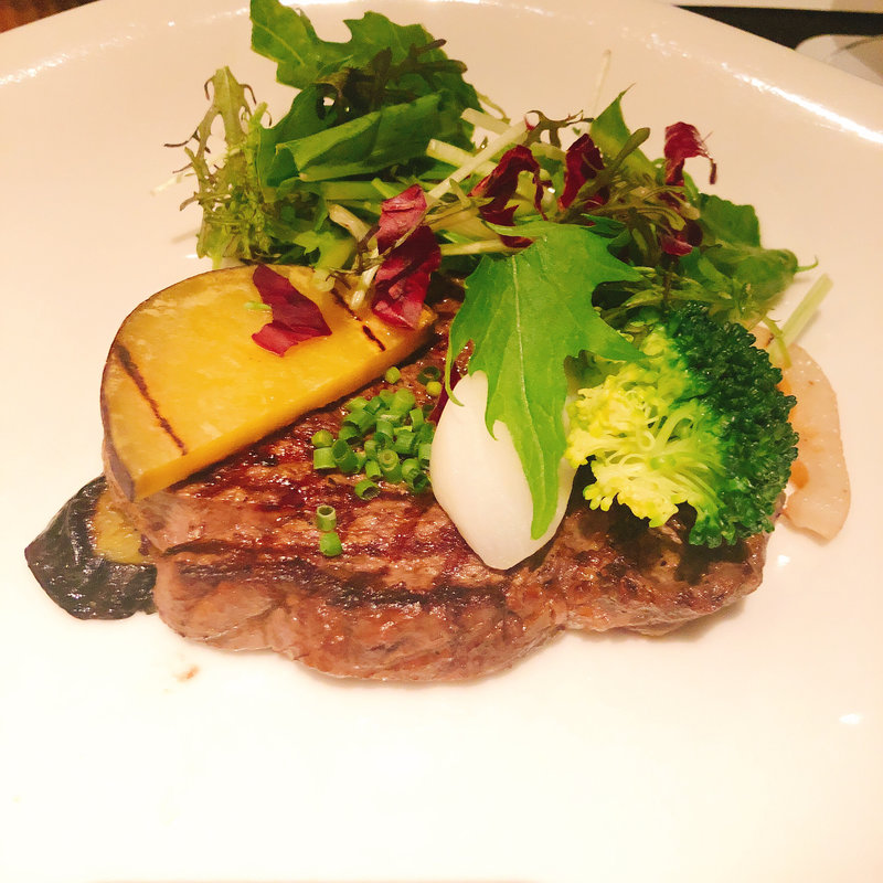 牛フィレ肉のグリル レホールソース(オーヴェスト （Dining＆Bar Ovest）)