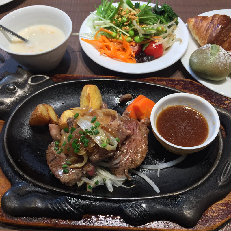 切り落としロースランチ120g(フォルクス 北山通店 )